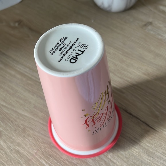 • NEW Girl Boss Hustle ceramic tumbler with silicone lid • - Picture 3 of 6